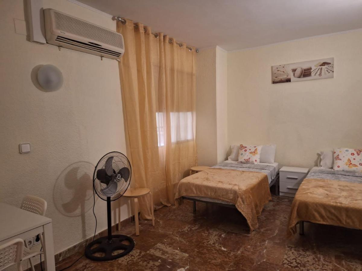 Pension El Dorado อาลิกันเต ภายนอก รูปภาพ
