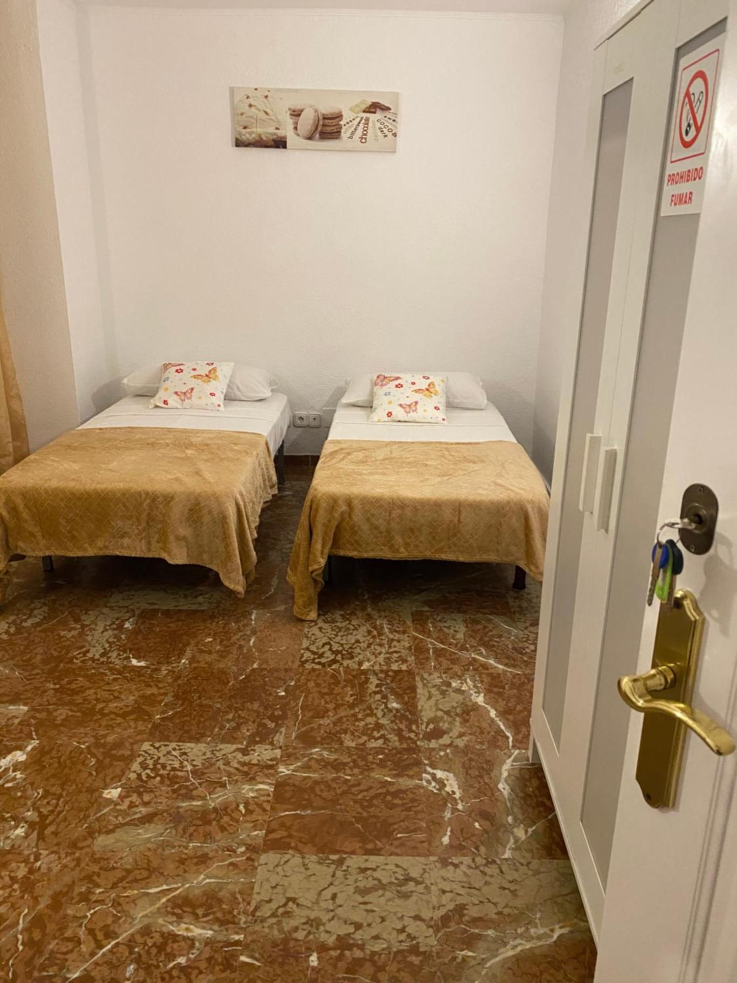 Pension El Dorado อาลิกันเต ภายนอก รูปภาพ